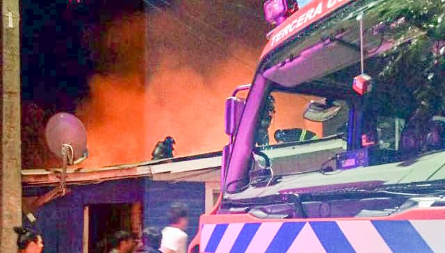 13 damnificados dejó incendio en Los Aromos