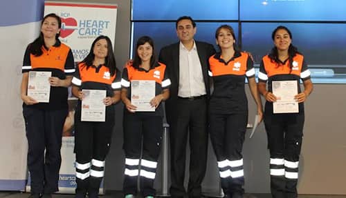 Capacitan a funcionarios de salud  en reanimación  y rescate