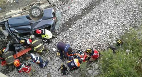 Mujer muere tras caer furgón con temporeros en el puente Rauco