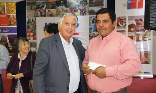 Sigue entrega de incentivos a agricultores de Cauquenes