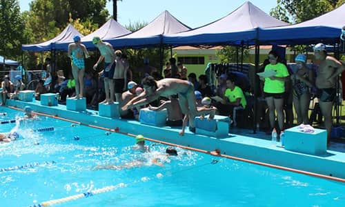 Torneo 12 horas náuticas congregó a decenas de nadadores