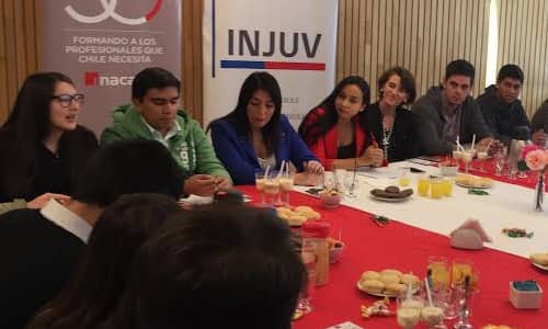 INJUV conversó con jóvenes maulinos sobre trato a inmigrantes