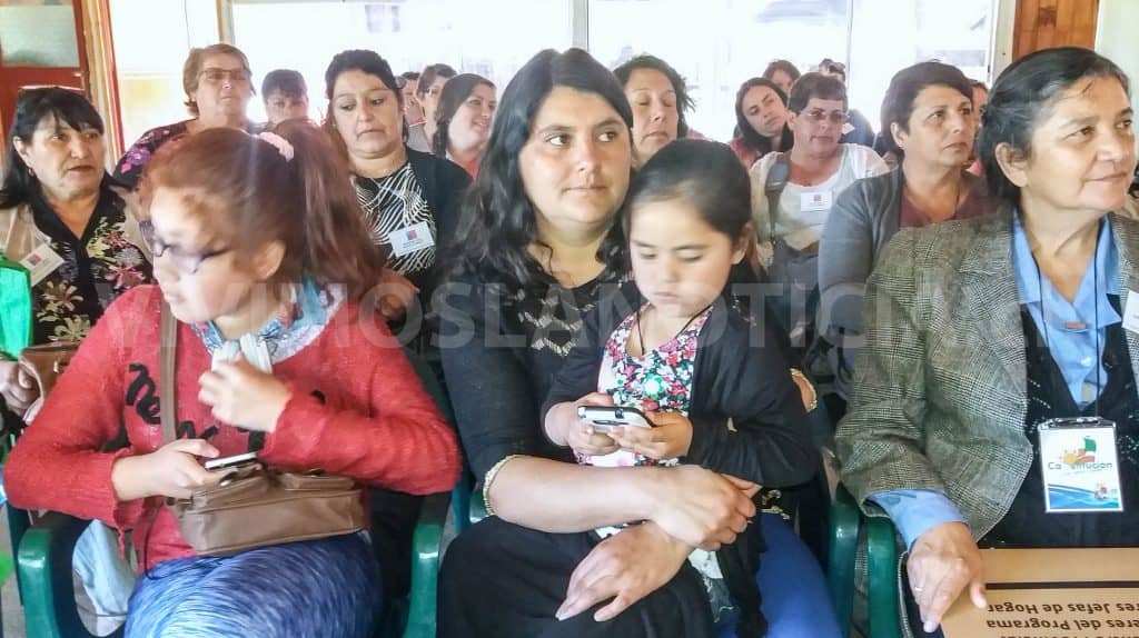 Reconocen a mujeres que enfrentaron con coraje la catástrofe del fuego