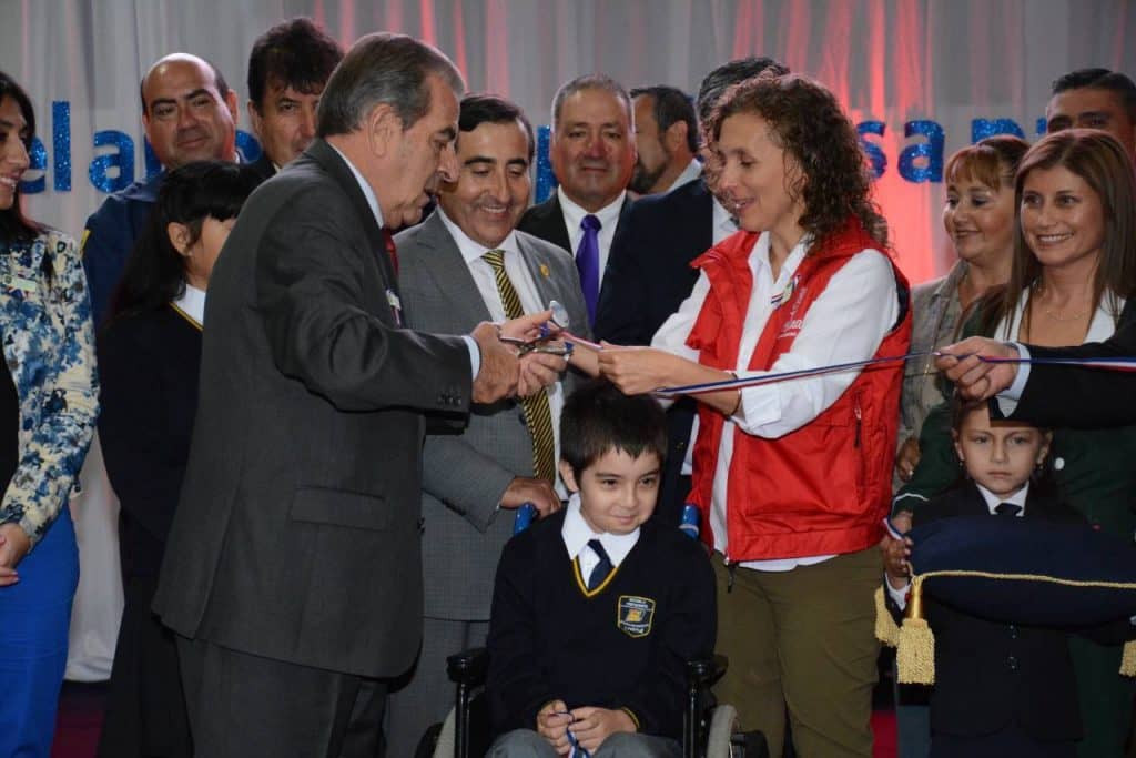 Alcaldesa de Molina entrega a la comunidad la Escuela Eduardo Frei