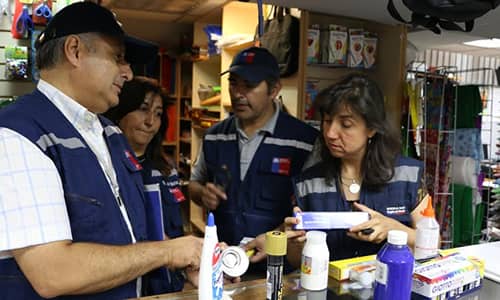 Autoridad Sanitaria intensifica fiscalización de útiles escolares