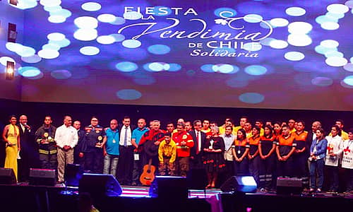 Vendimia: Curicó hace homenaje a héroes tras incendios forestales