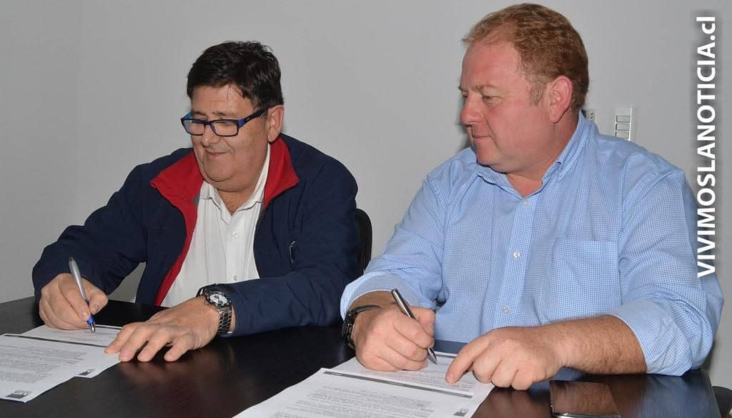 Instituto profesional y mall curicano firmar convenio de cooperación