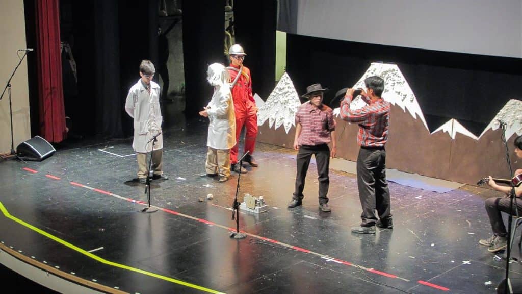 Profesores aprendieron a escribir obras de teatro con contenido científico