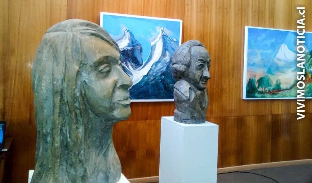 Esculturas de Neruda y Arrau en exposición del Centro de Extensión Curicó