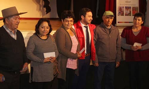 Agricultores de Molina y Romeral recibieron incentivos para insumos