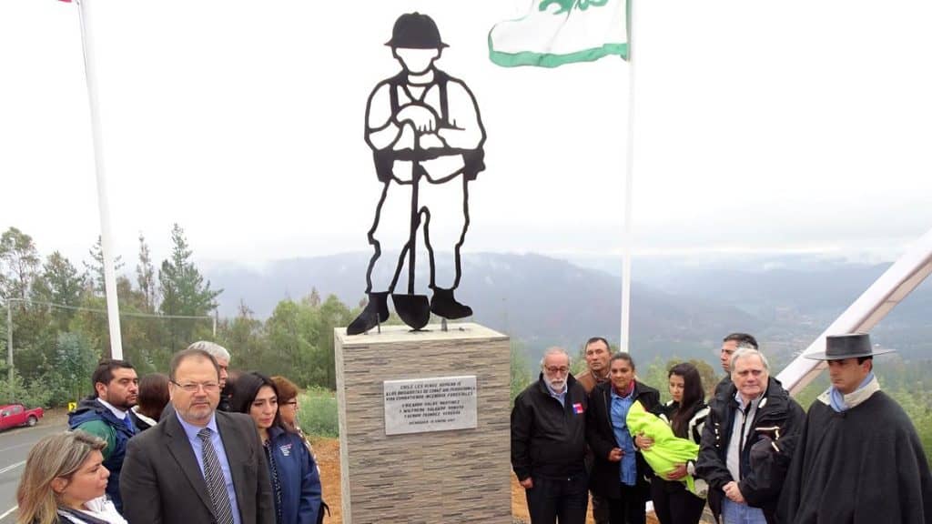 Inauguran monumento  por brigadistas caídos en incendios forestales