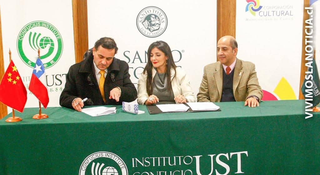 Funcionarios municipales podrán aprender chino mandarín en Curicó
