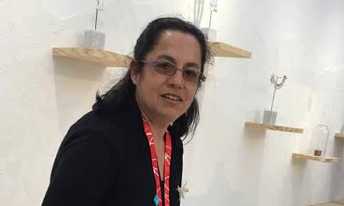 Artesana de Rari representa a Chile en Bienal Révélations de París