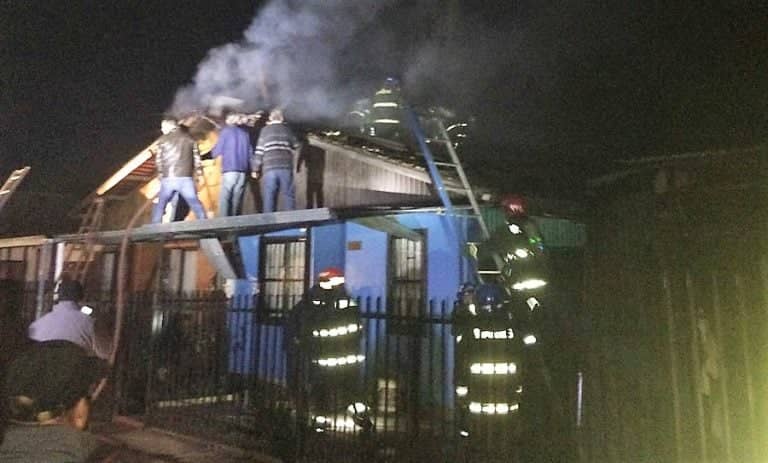 Incendio afectó dos casas en Aguas Negras durante la madrugada