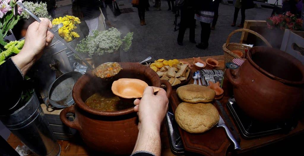 Énfasis en productos de la zona y turismo en “Feria Gastronómica de Cazuelas y Caldillos”