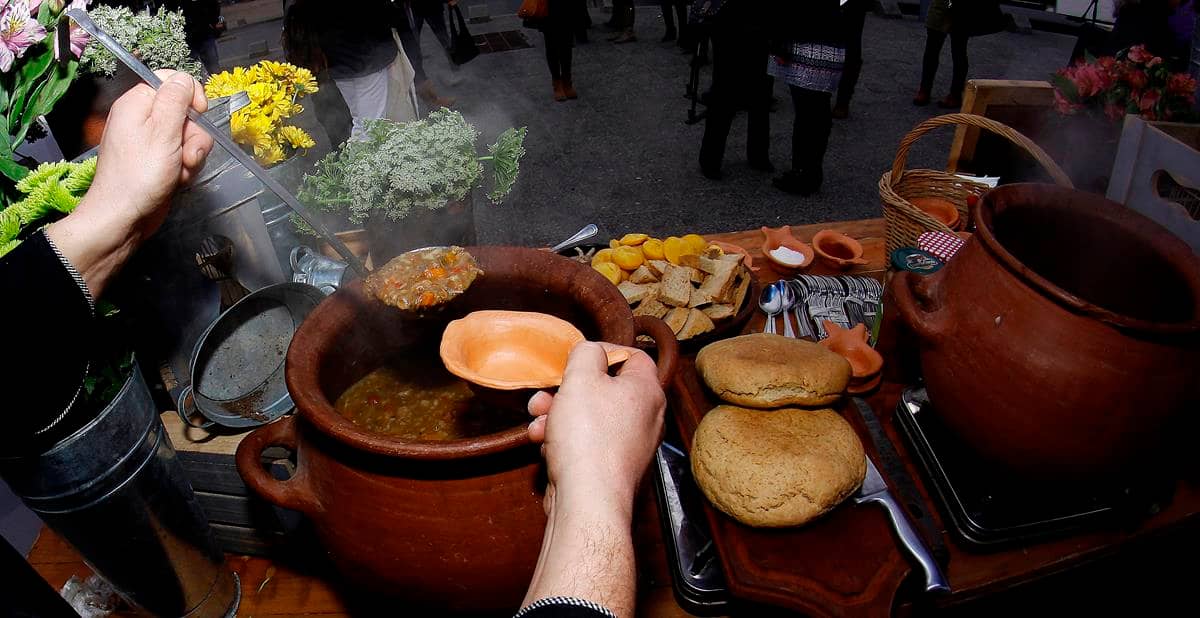 Corporación Cultural de Curicó anuncia el regreso de la tradicional Feria de Caldos al Óvalo de la Alameda