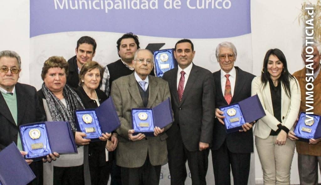 Municipio homenajeó a comerciantes curicanos