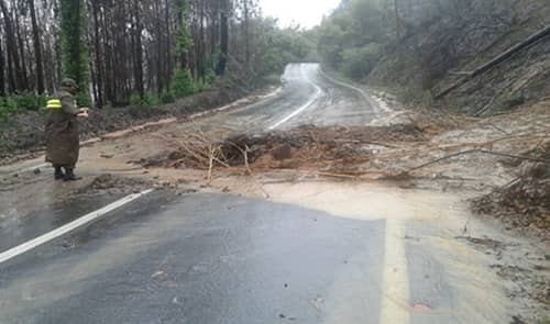 Fuertes lluvias dejan estragos en poblaciones de Talca y la región