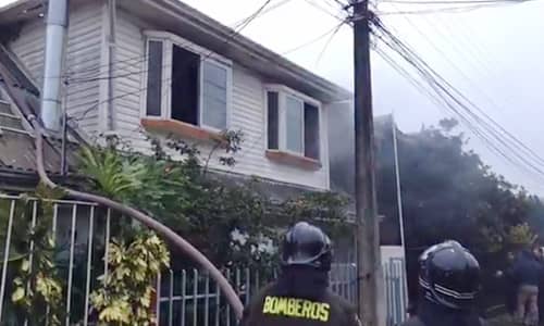 [VIDEO] Casa de Villa El Boldo resultó quemada por incendio