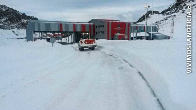 Ordenan cierre del Paso Pehuenche por sistema frontal