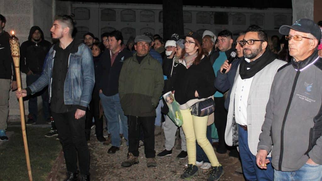 Exitoso recorrido nocturno en cementerio municipal de Curicó