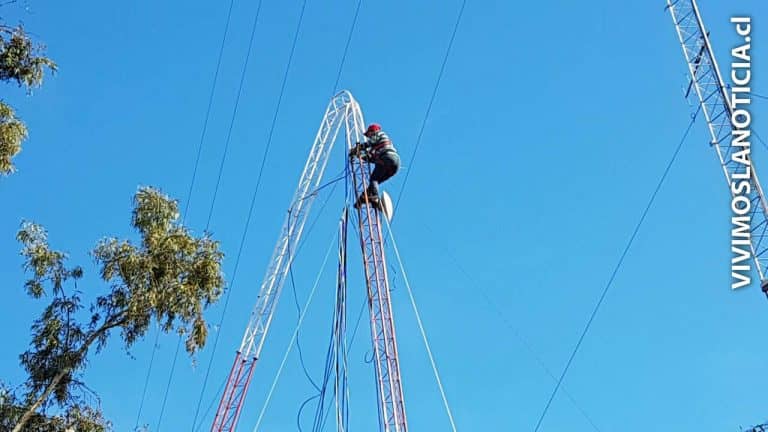 [FOTOS] Temporal destrozó antena transmisora en la cima del cerro Condell