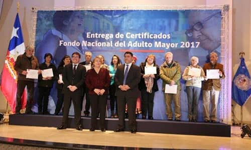 Casi 185 mil adultos mayores reciben recursos para financiar proyectos 