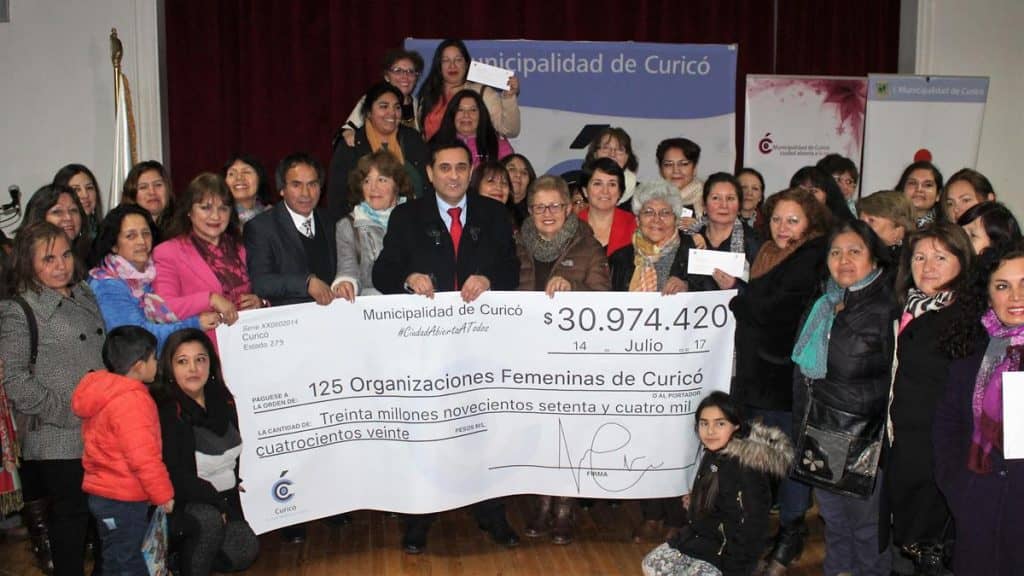 Municipio curicano entregó más de 30 millones en subvenciones a centros de mujeres