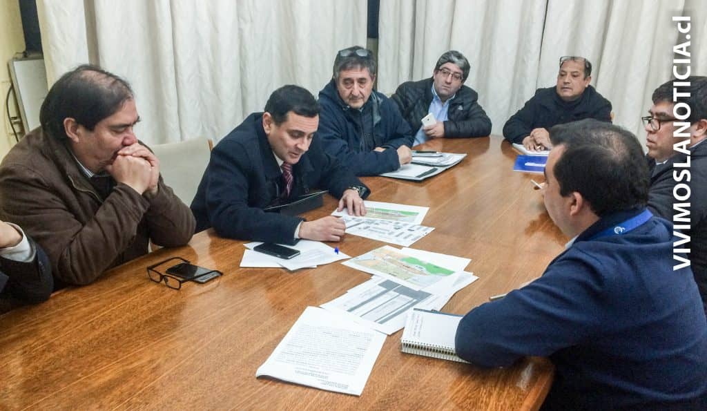 Buscan mejorar recinto deportivo en población Curicó