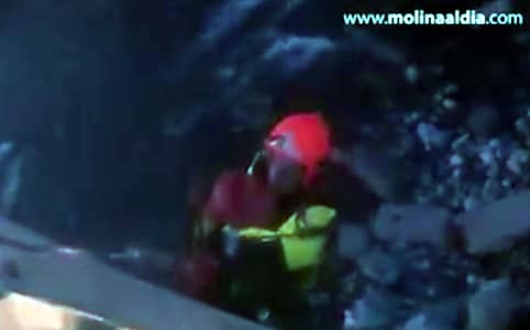 Bomberos de Molina rescata perro que fue lanzado desde un puente