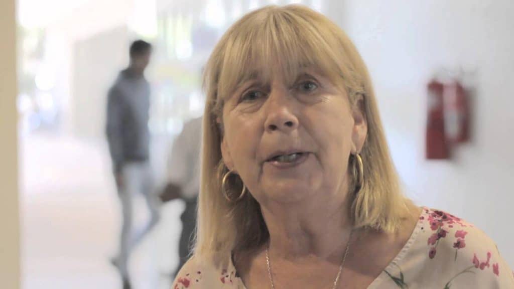 Aperciben de multa y arresto contra la alcaldesa de Pencahue