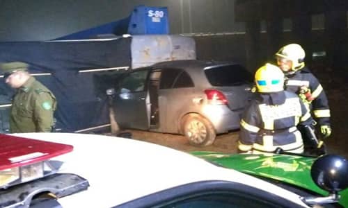 Tres jóvenes mueren en choque de auto con maquinaria pesada en el Bío Bío