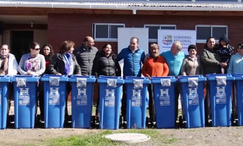 Entregan contenedores de residuos domiciliarios en Hualañé