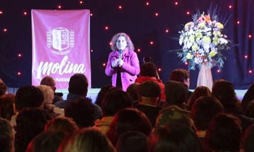 Molina celebra a los dirigentes de la comuna con gran show