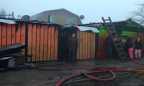 Tres adultos mueren en incendio de una vivienda en Renca