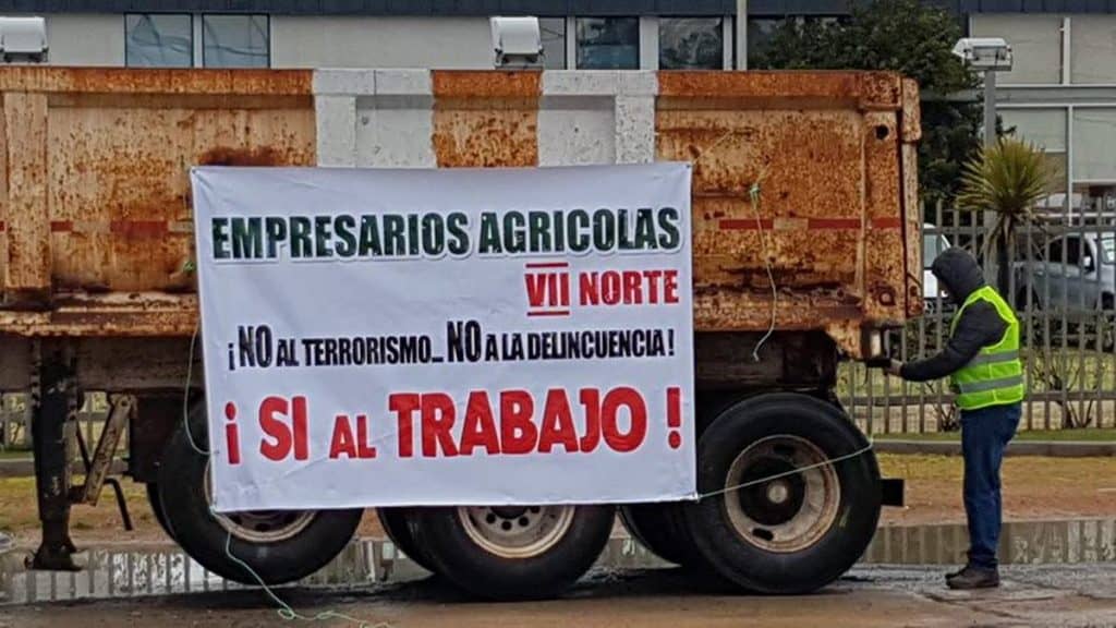 [FOTOS] Transportistas curicanos se manifestaron por robos y ataques incendiarios