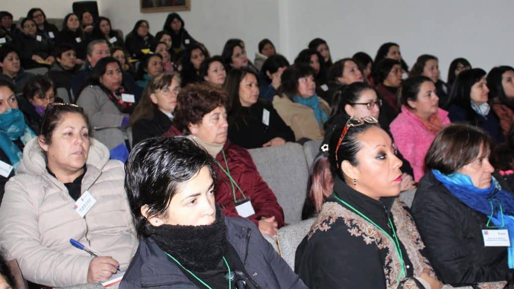 Jefas de hogar participaron en foro sobre trabajo y emprendimiento