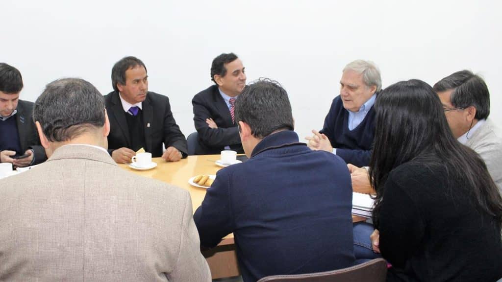 Autoridades analizan proyectos de infraestructura vial para Curicó