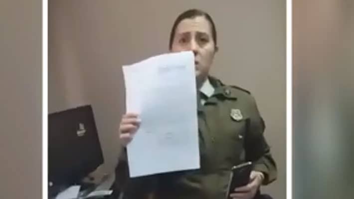 Carabineros sanciona a funcionaria que grabó a oficial prohibiéndole amamantar a su hijo
