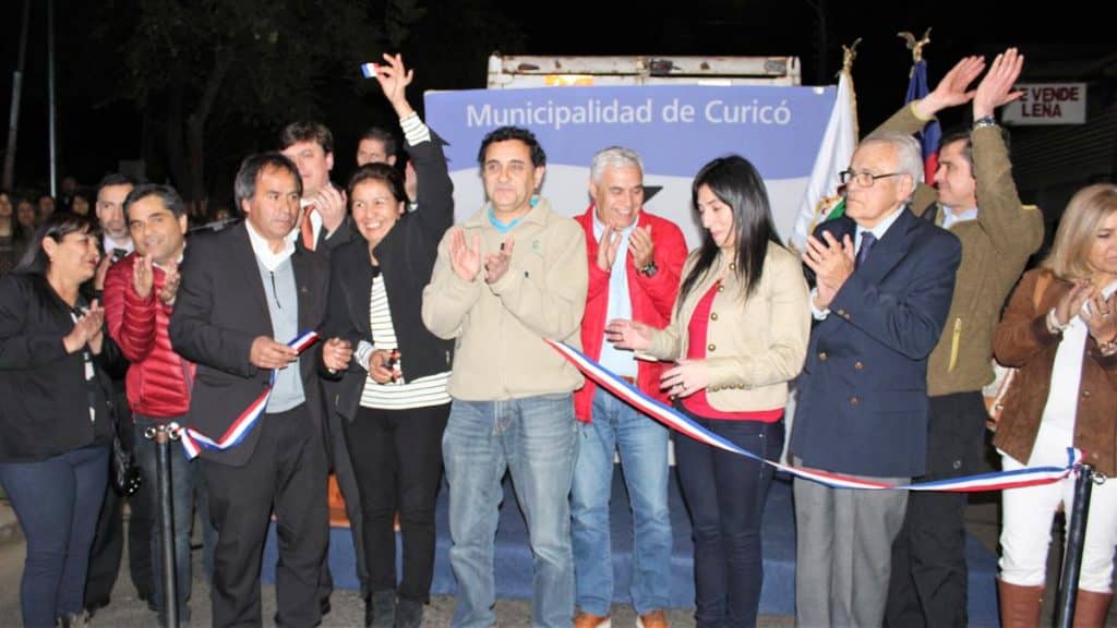 Inauguran nuevas luminarias en Villa Eduardo Frei de Curicó