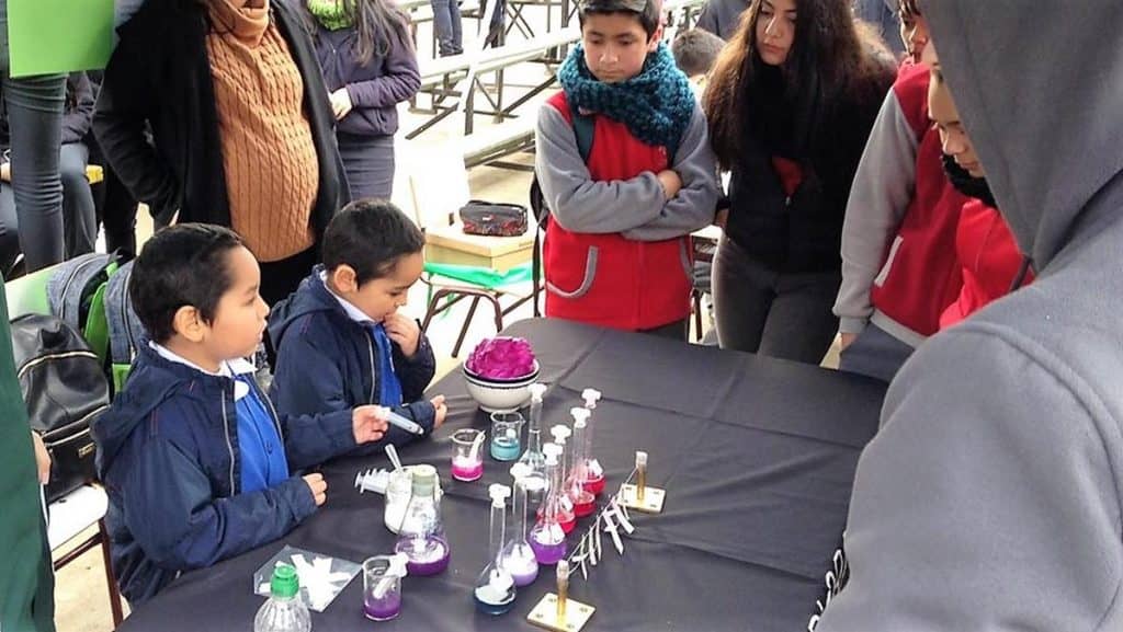 Maule Labs reúne a la ciencia escolar de la región