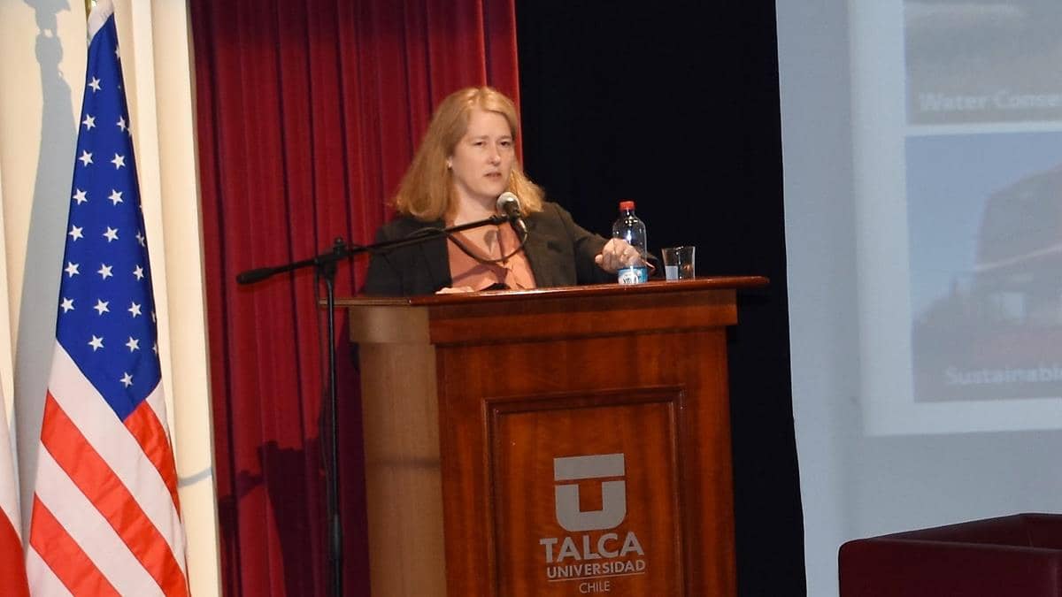 Científica de la universidad más sustentable del mundo visitó la UTALCA