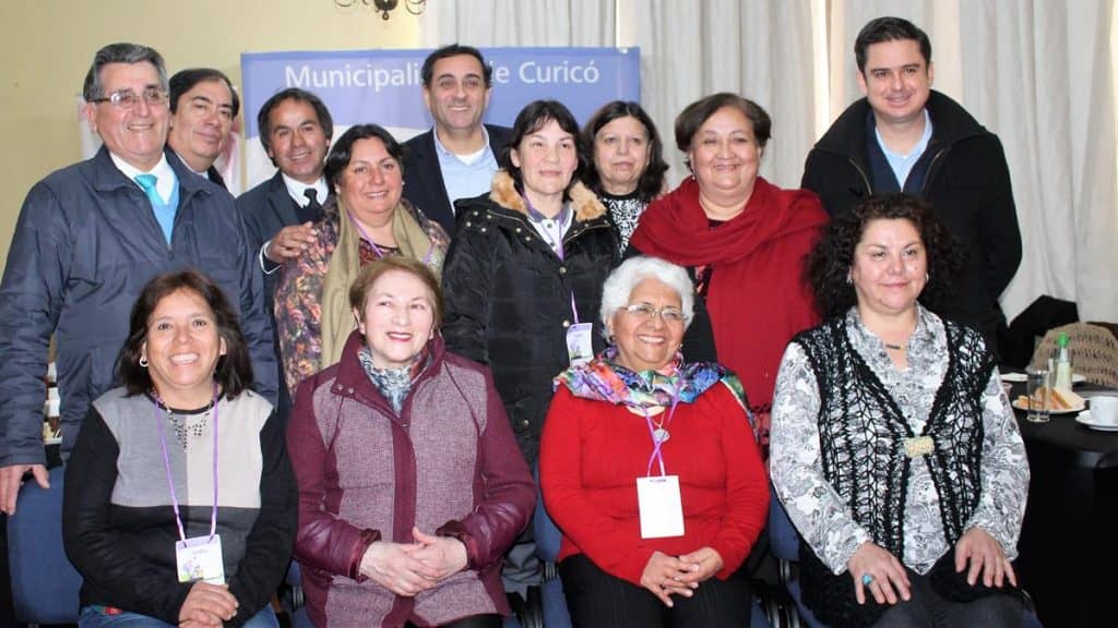 Mujeres curicanas participaron en record ´Guinnes´ de arpillera