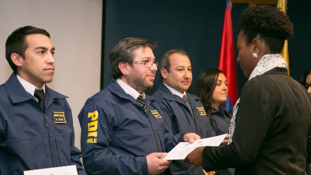 Detectives maulinos aprendieron créole para atender haitianos