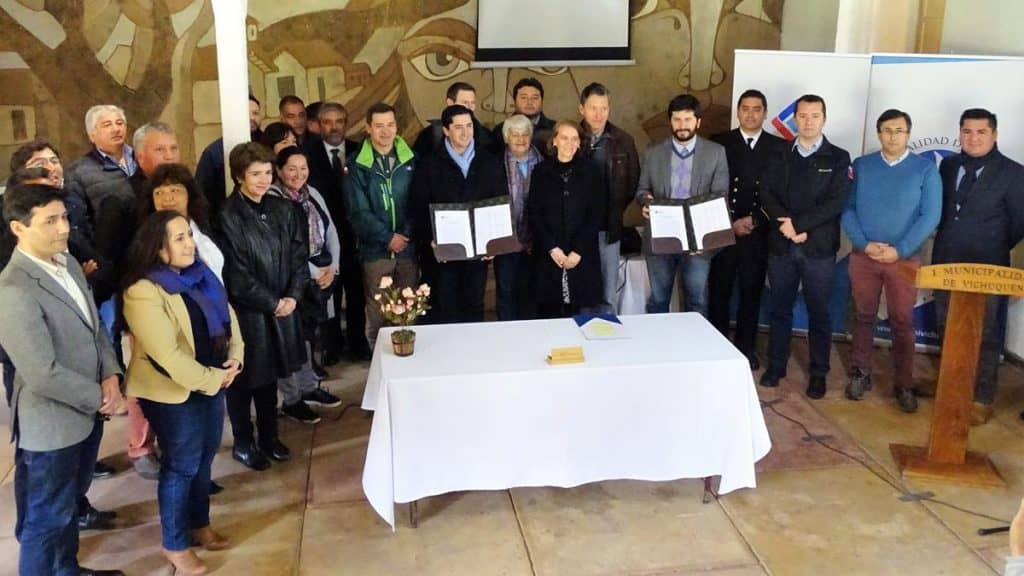 23 entidades firman inédito acuerdo para proteger de la cuenca del lago Vichuquén