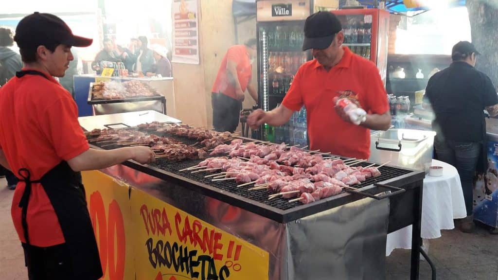 Feria gastronómica ya se tomó la Fiesta de la Chilenidad 2017