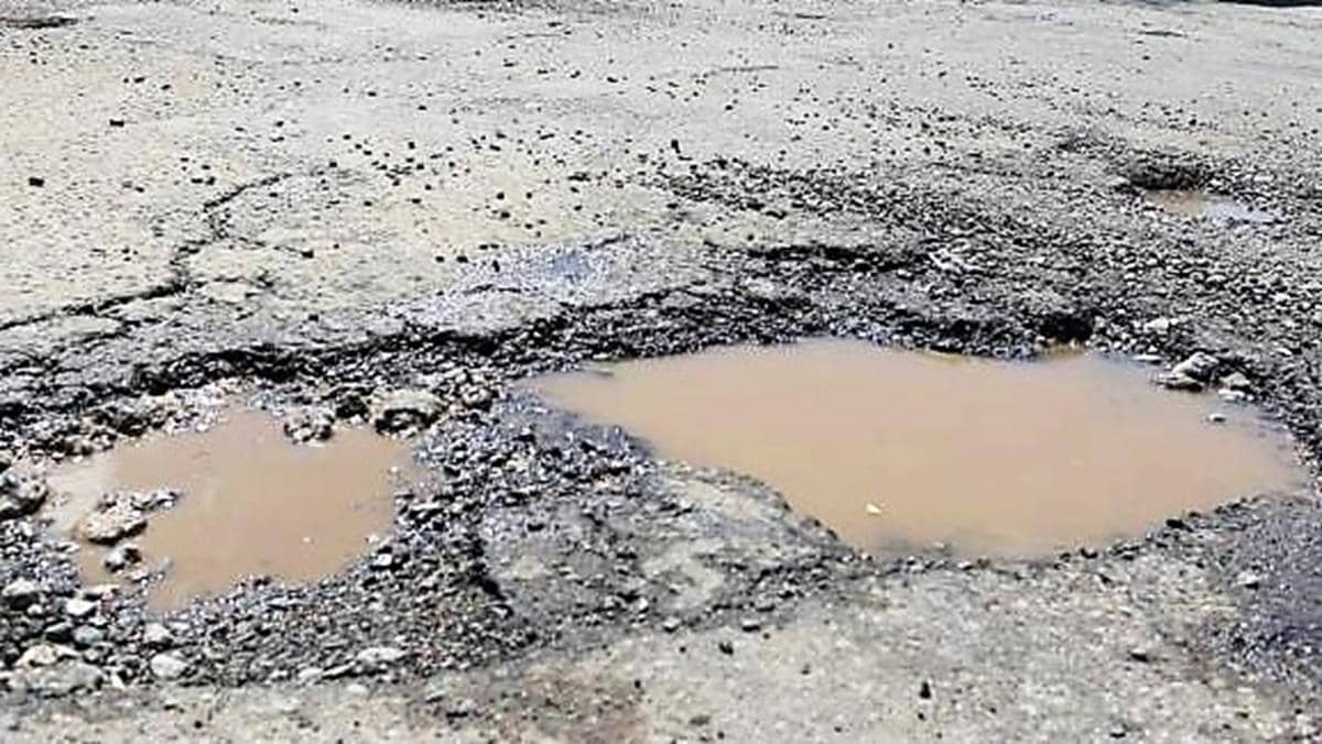 ¿Quién debe reparar las calles en mal estado, el Serviu o los municipios?
