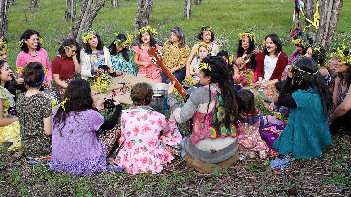 Obra teatro y tapiz en homenaje a Violeta Parra