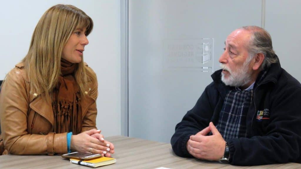 Ximena Rincón pidió agilizar "RS" del Estadio Municipal de Cauquenes