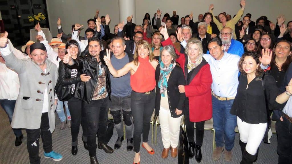 Ximena Rincón presentó romántico jingle “escucho mi corazón”